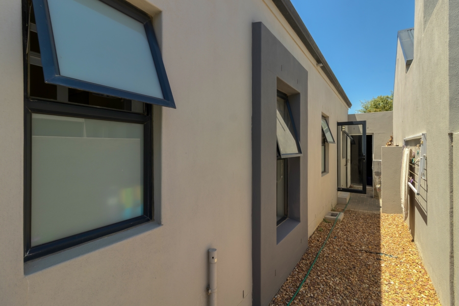3 Bedroom Property for Sale in Aan de Wijnlanden Western Cape